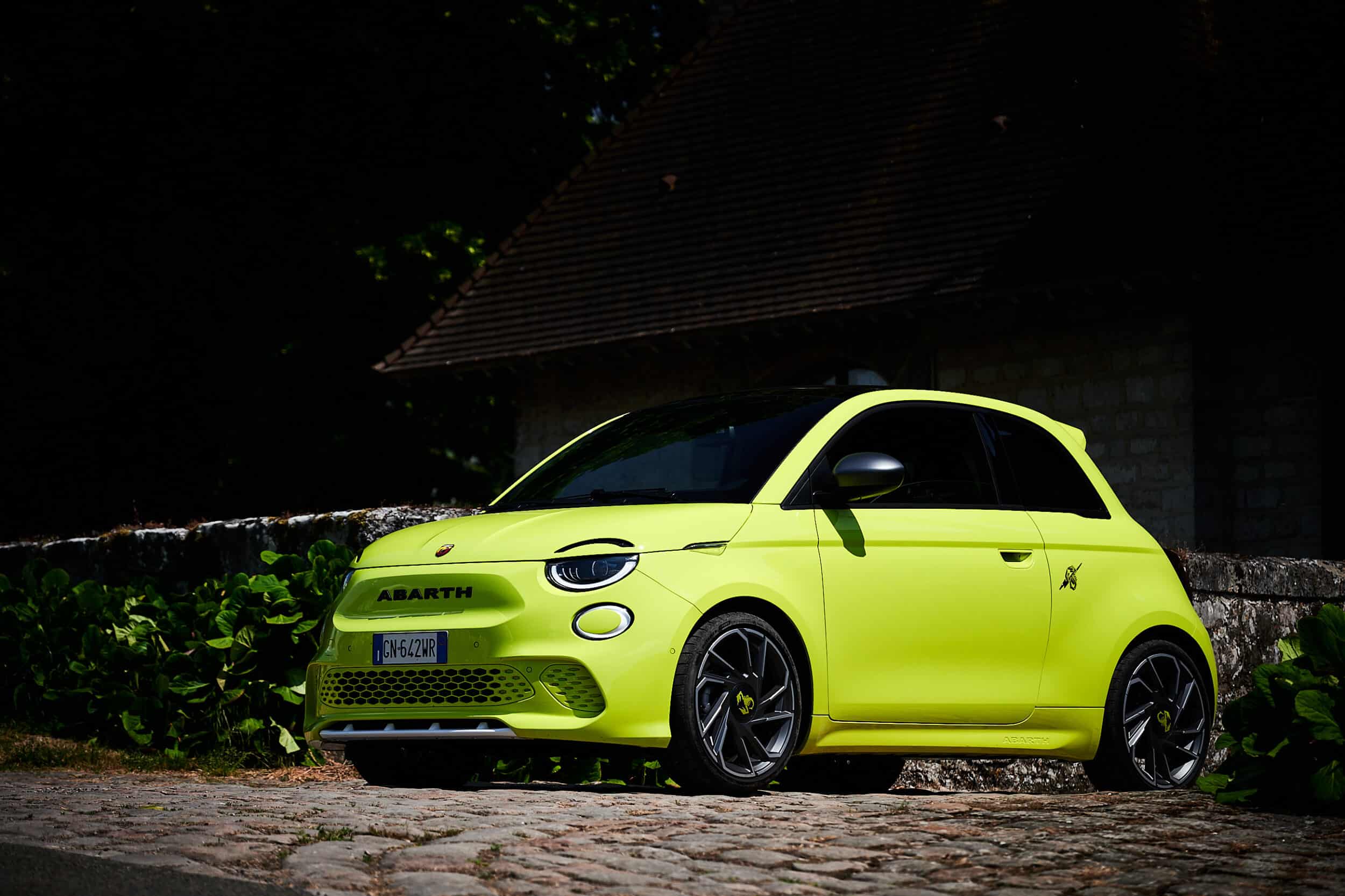 Abarth 500e 100% électrique, vive les décibels artificiels !