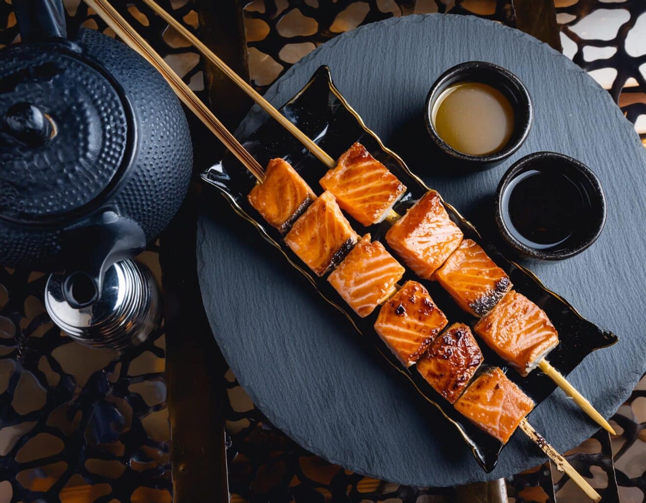 Brochettes de saumon Yakitori : la recette savoureuse qui fait voyager