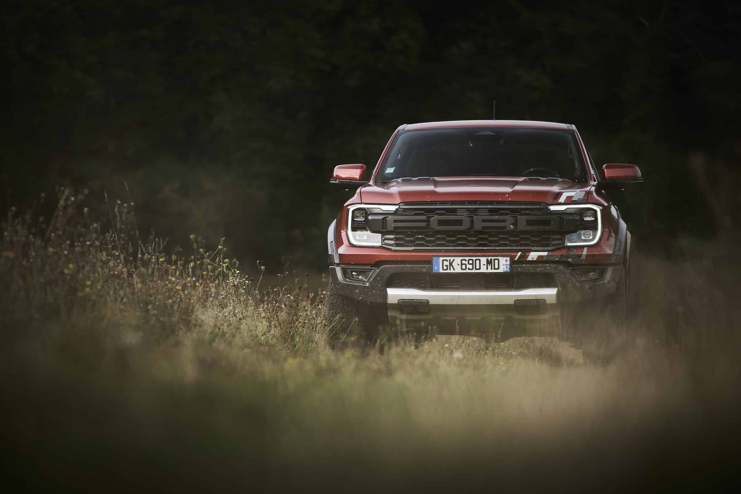 On a essayé (et adoré) le Ford Ranger Raptor V6 : le pick-up qui roule sur la bien-pensance !